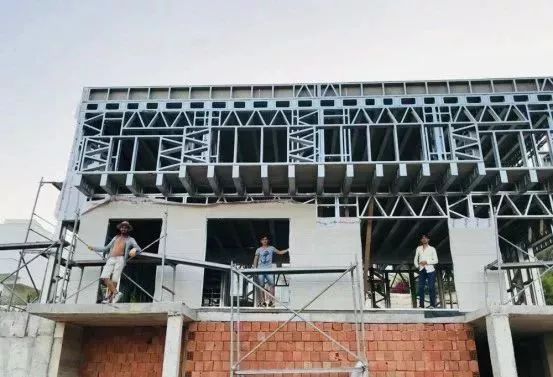 揭秘全球的輕鋼結(jié)構(gòu)房屋是如何快速崛起的!(圖37) 睿婕輕鋼別墅