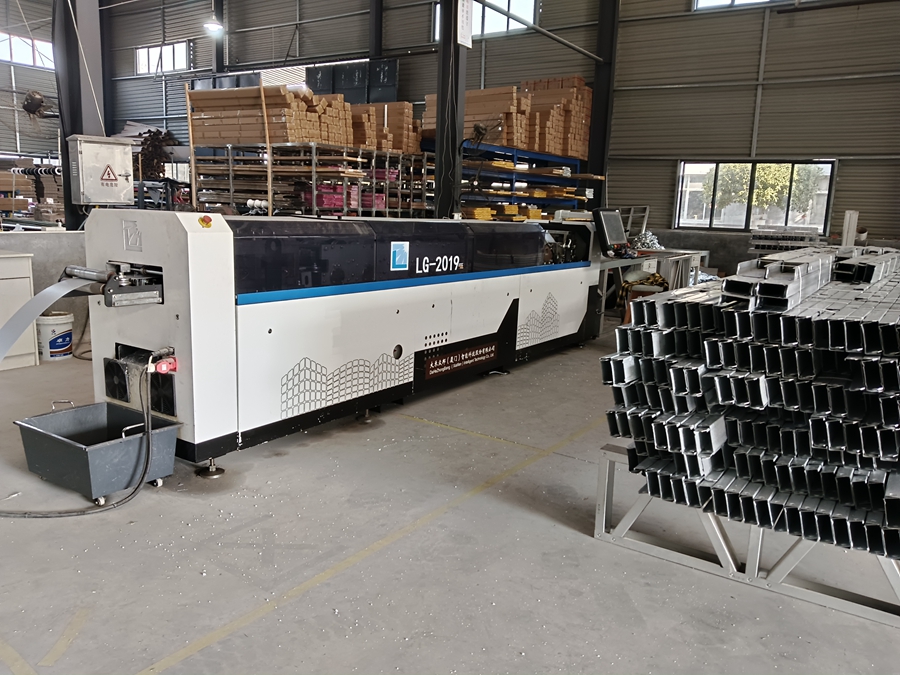 全自動輕鋼別墅龍骨機有哪些種類？