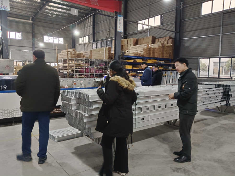 歡迎迪拜合作伙伴到睿婕輕鋼別墅工廠考察,此刻我們將進(jìn)入中東市場(chǎng)！(圖2)