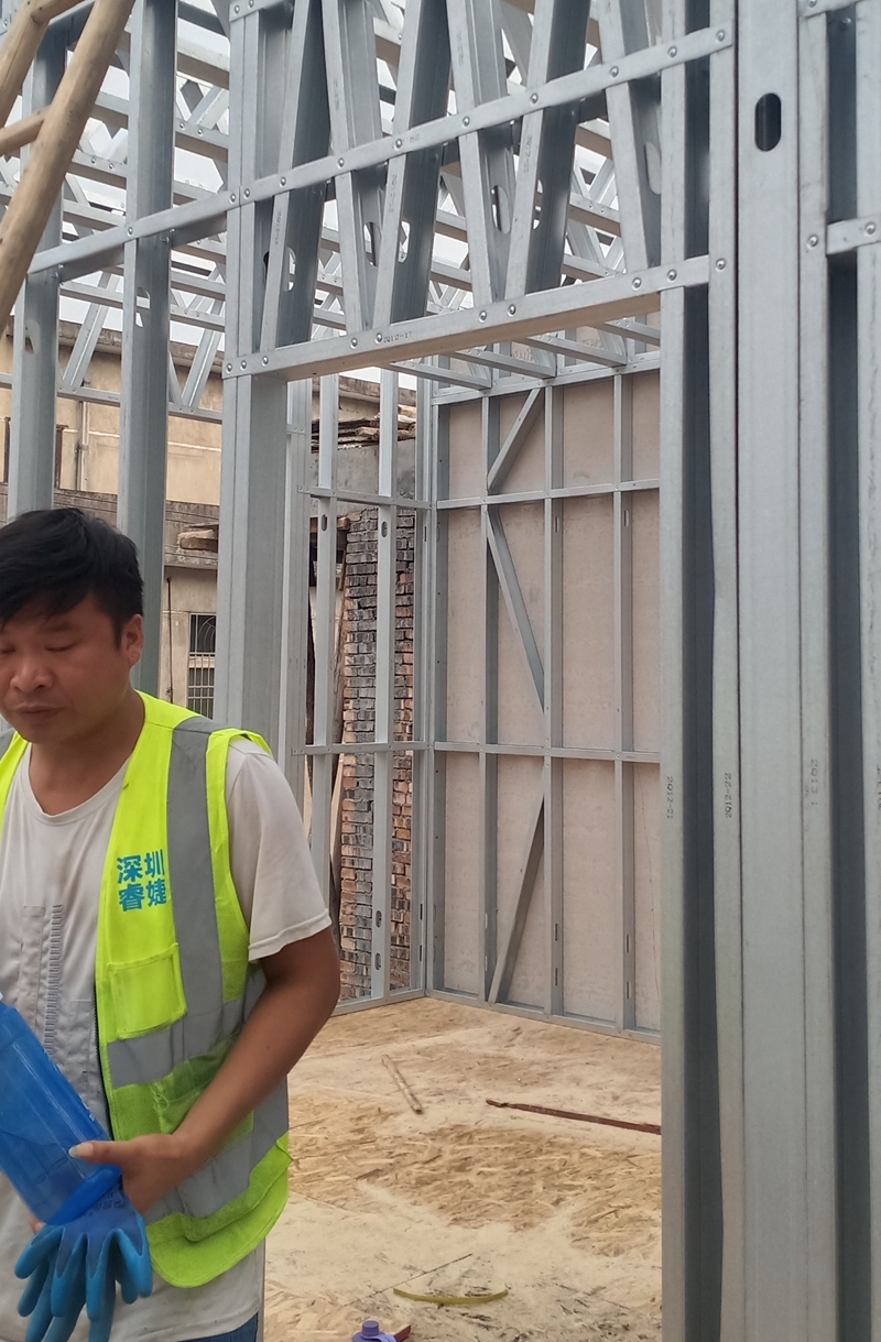 一棟兩層200平方的輕鋼別墅需要多少人施工？(圖2)